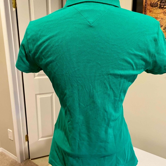 Womens Tommy Hilfiger T-shirt Size Medium - Picture 2 of 3